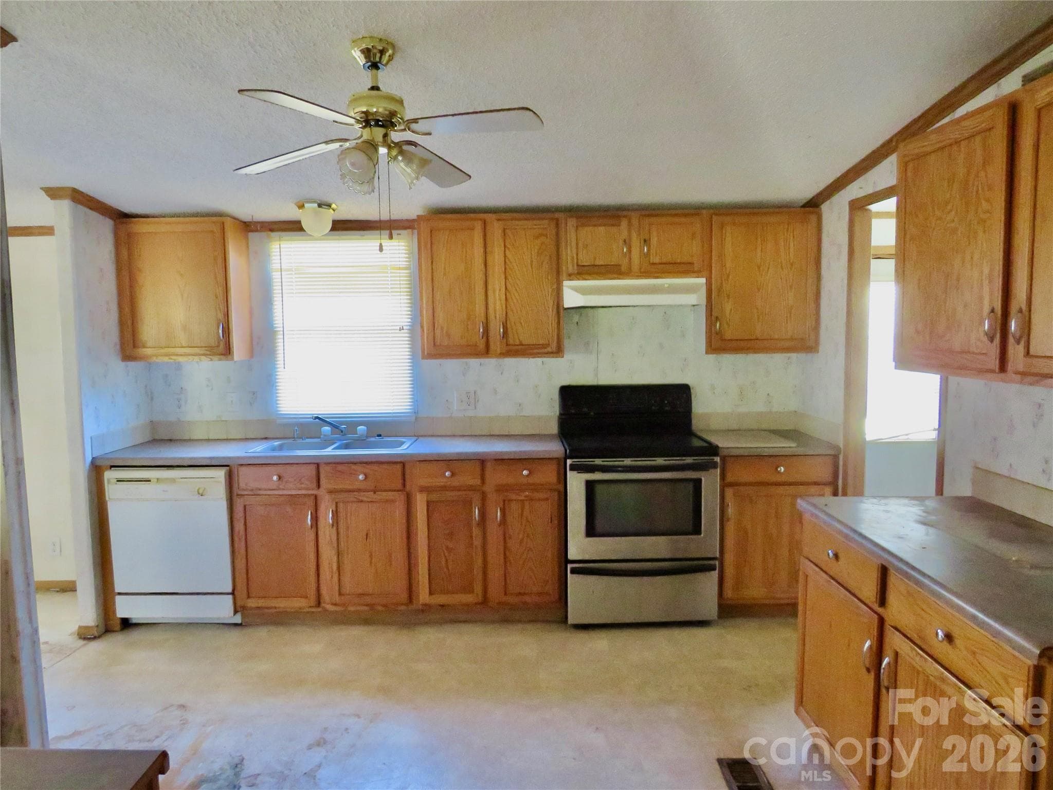 Kitchen - 206 Andy Drive, Forest City