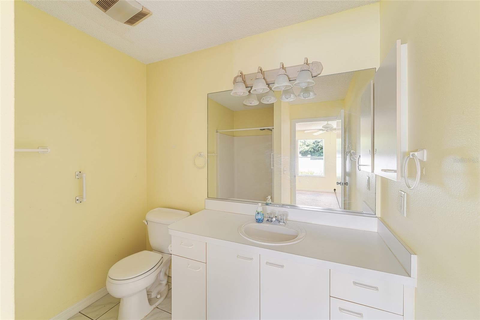 Villa at 8932 SE 168 SEDGWICK PL, THE VILLAGES, photo 18 of 36