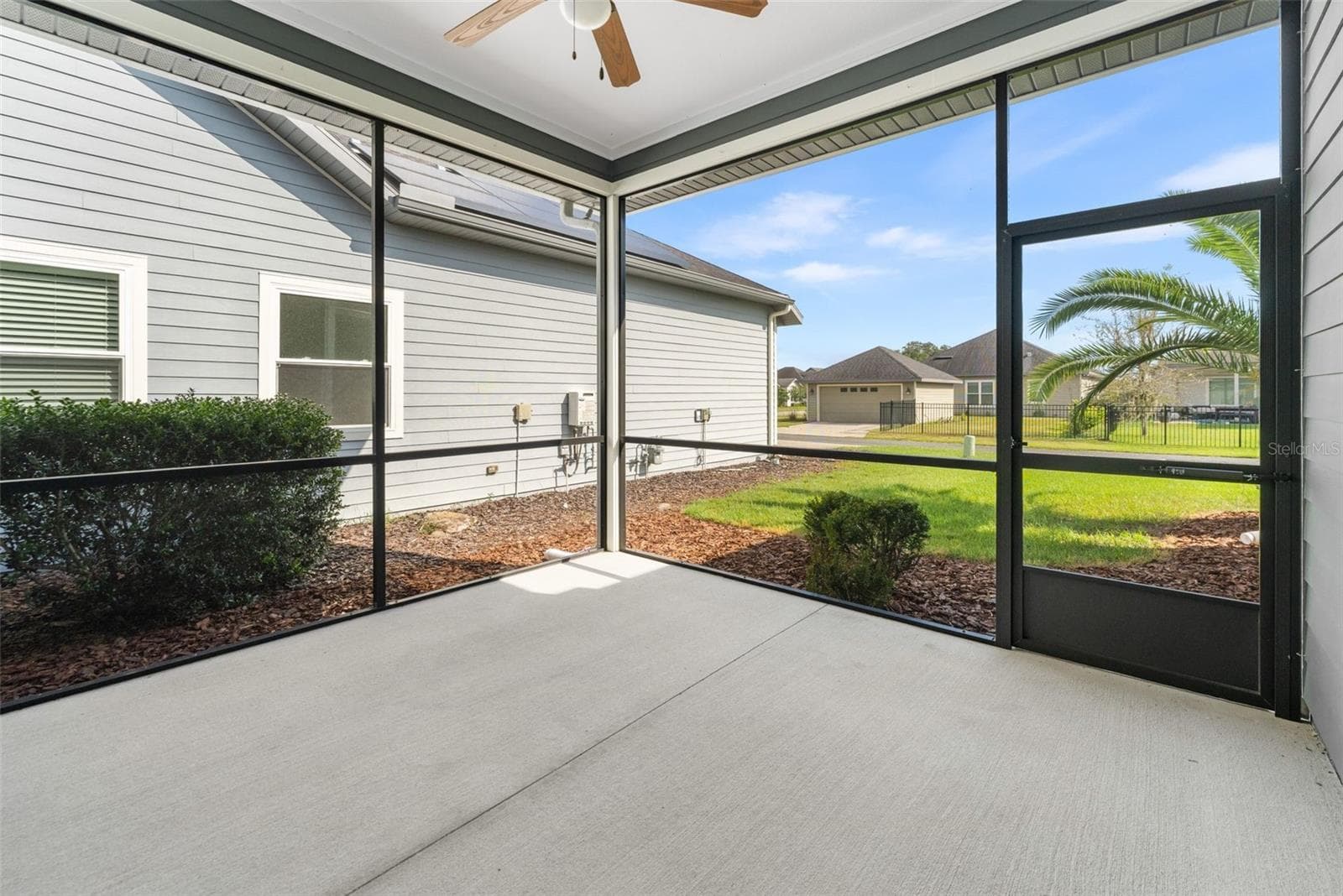 Screened porch - 11883 SW 28TH AVE, GAINESVILLE