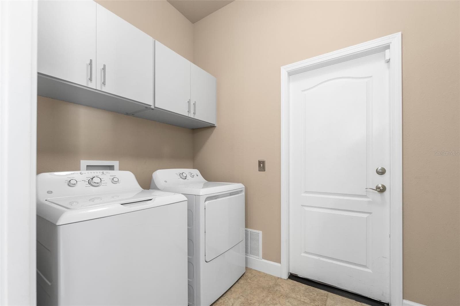 Laundry room - 11883 SW 28TH AVE, GAINESVILLE