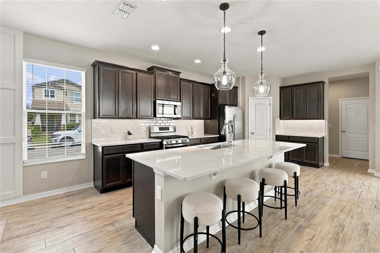 Single Family Residence at 13051 SPRING GROVE WAY, WINTER GARDEN, photo 9 of 54