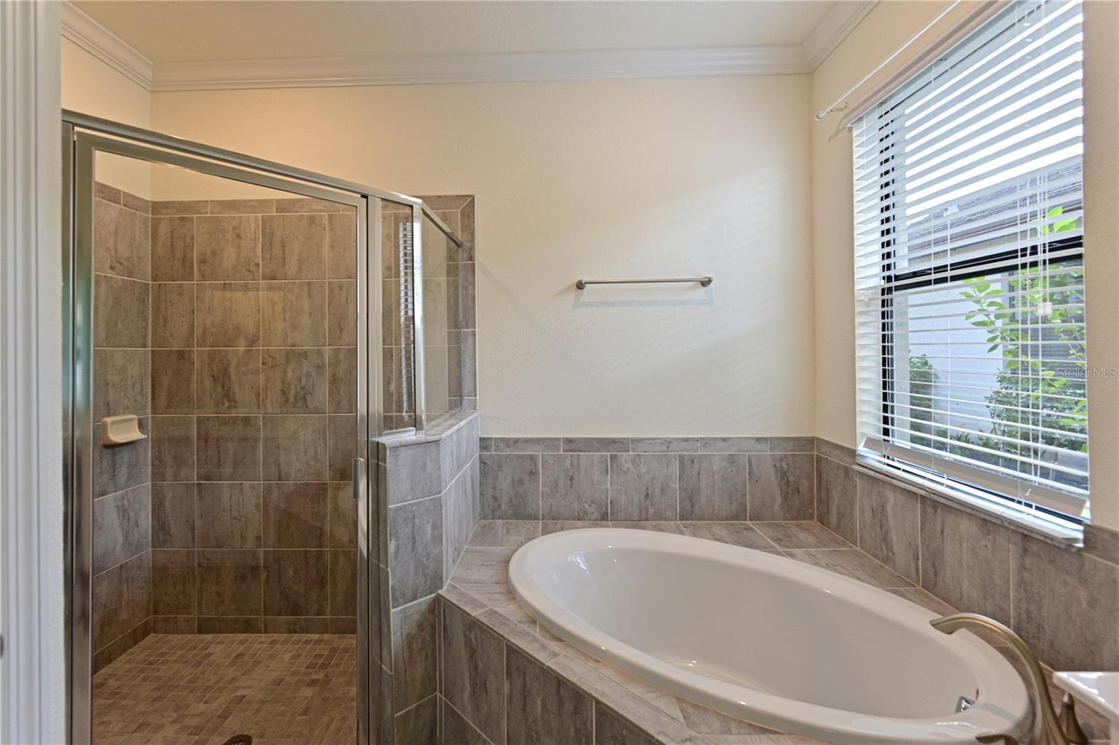 Single Family Residence at 11525 AUTUMN LEAF WAY, BRADENTON, photo 15 of 34