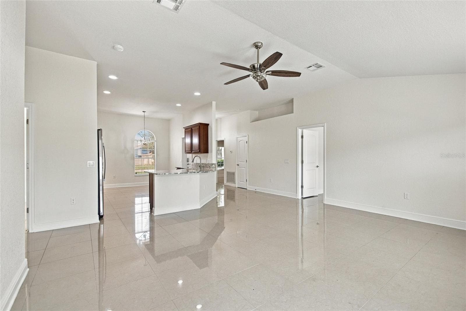 Single Family Residence at 221 MANDOLIN DR, WINTER HAVEN, photo 16 of 46