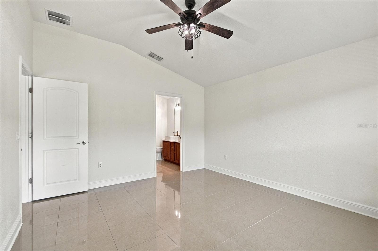 Single Family Residence at 221 MANDOLIN DR, WINTER HAVEN, photo 18 of 46