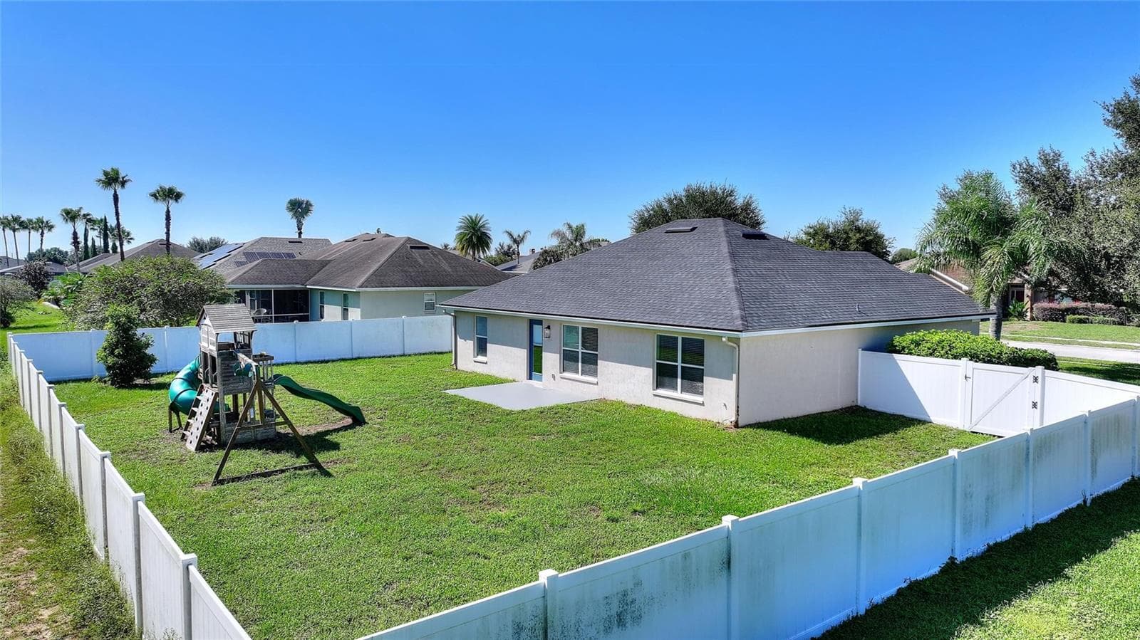 Single Family Residence at 221 MANDOLIN DR, WINTER HAVEN, photo 43 of 46