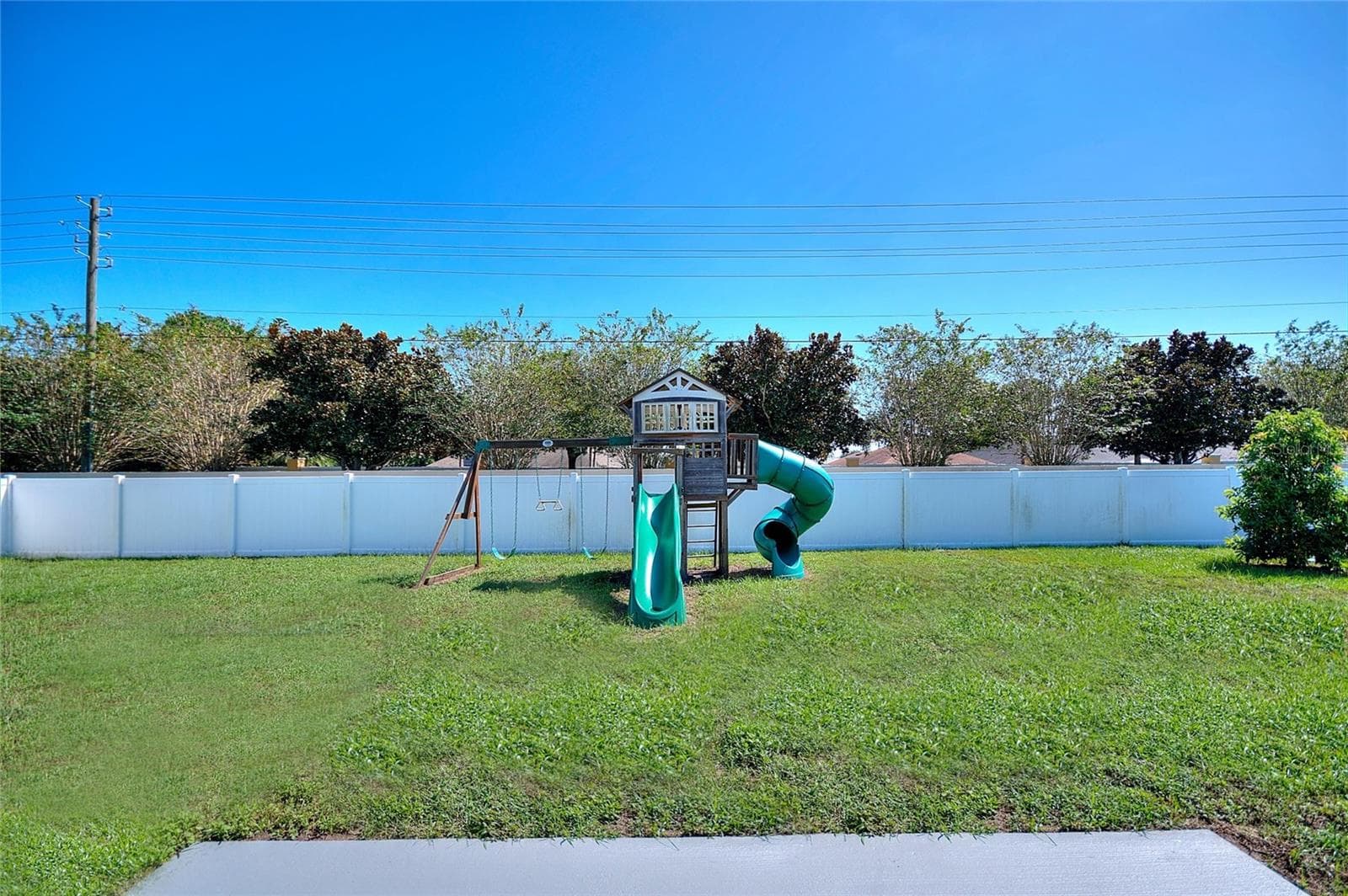 Single Family Residence at 221 MANDOLIN DR, WINTER HAVEN, photo 45 of 46