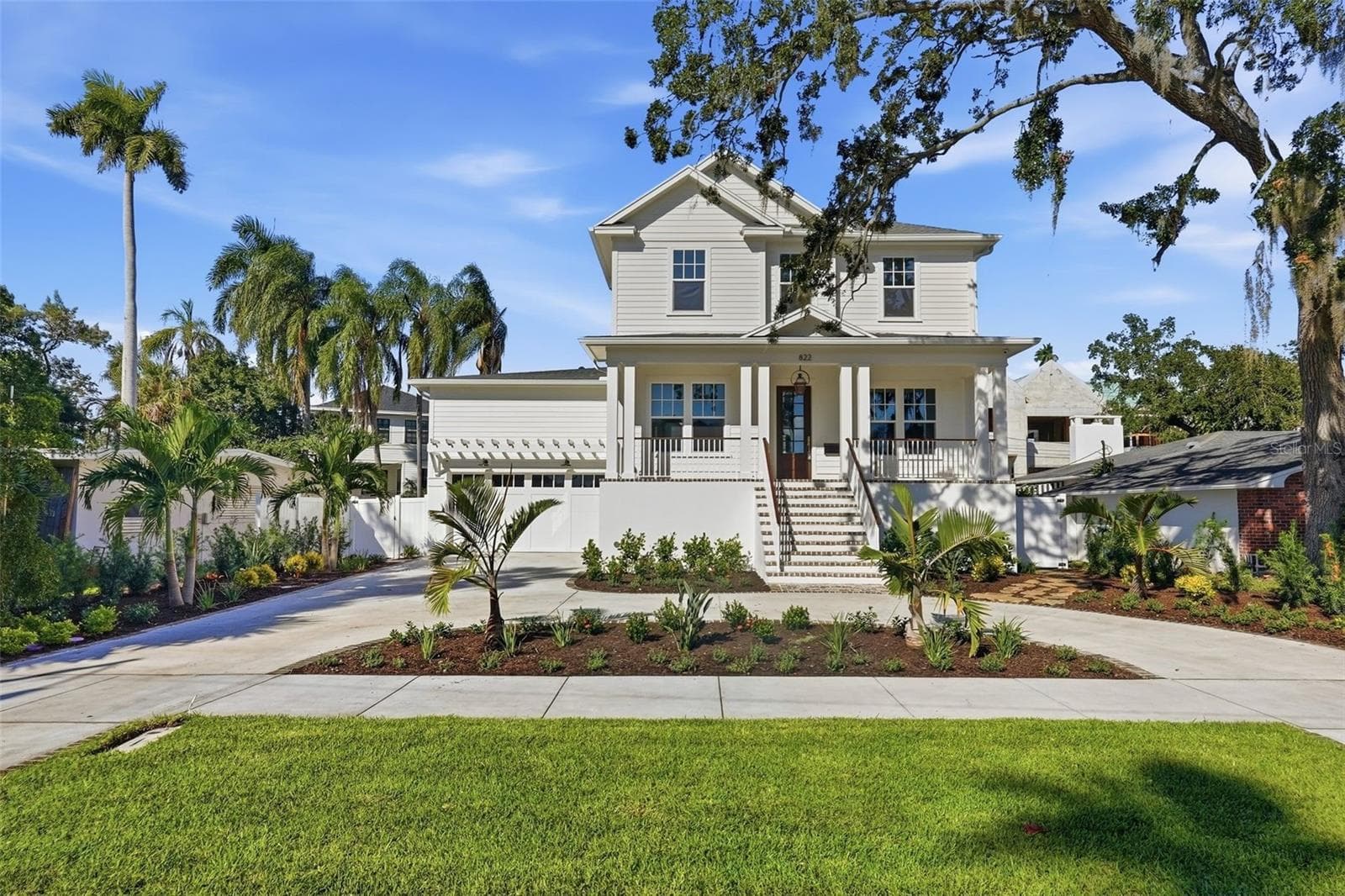 Single Family Residence at 822 SNELL ISLE BLVD NE, ST PETERSBURG, photo 2 of 49
