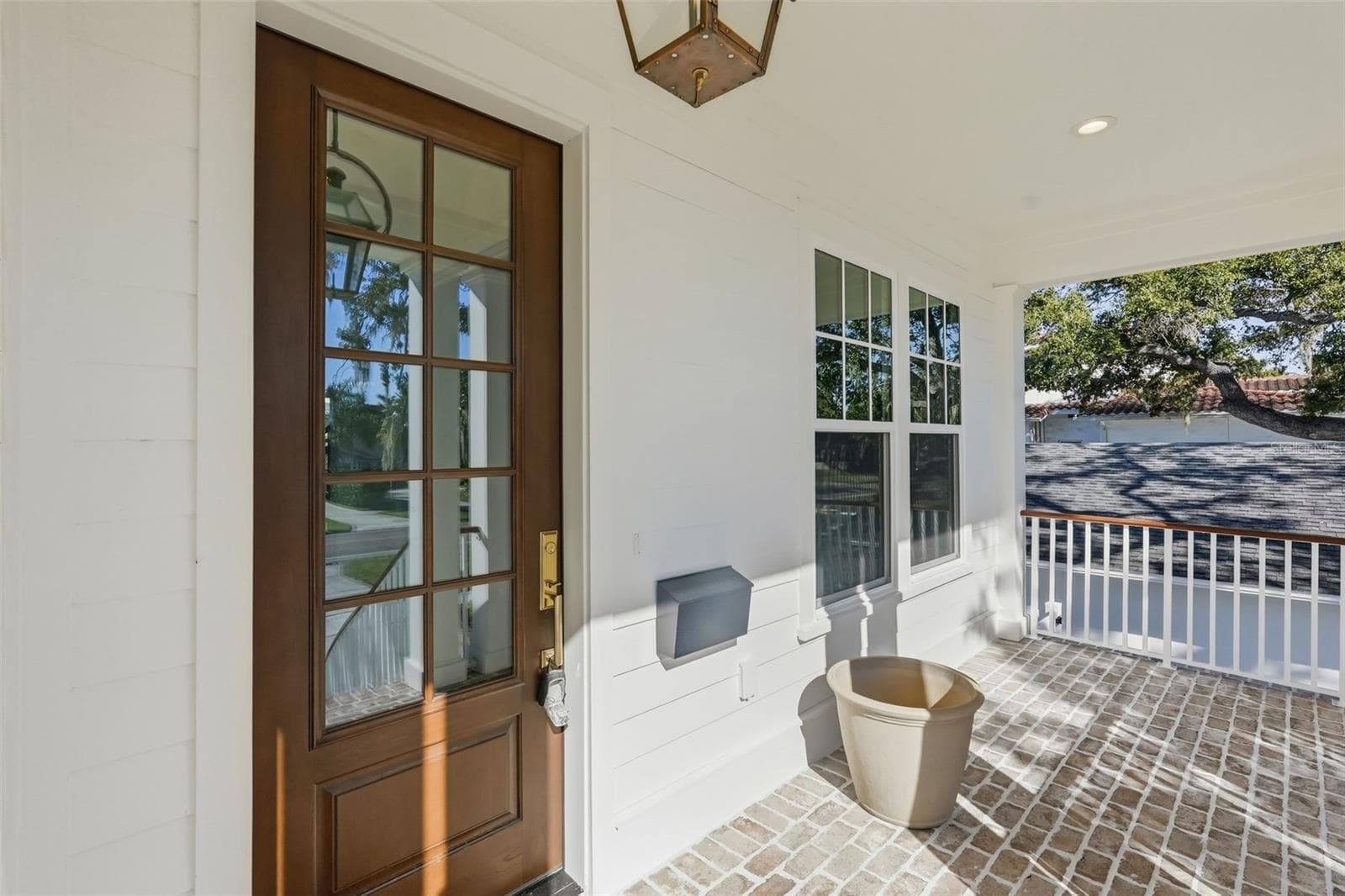 Single Family Residence at 822 SNELL ISLE BLVD NE, ST PETERSBURG, photo 4 of 49