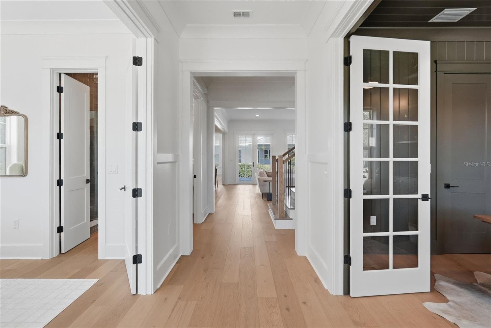 Single Family Residence at 822 SNELL ISLE BLVD NE, ST PETERSBURG, photo 6 of 49
