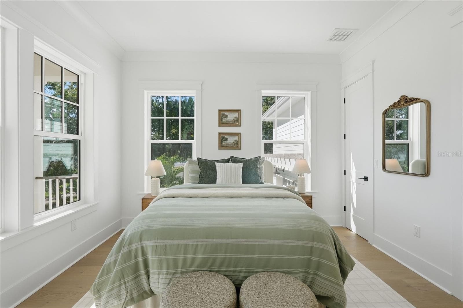 Single Family Residence at 822 SNELL ISLE BLVD NE, ST PETERSBURG, photo 8 of 49