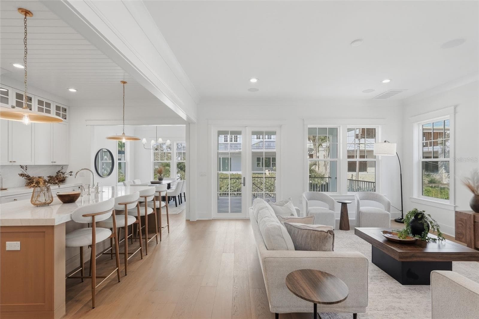 Single Family Residence at 822 SNELL ISLE BLVD NE, ST PETERSBURG, photo 11 of 49