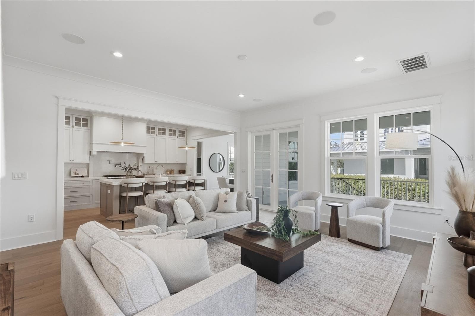 Single Family Residence at 822 SNELL ISLE BLVD NE, ST PETERSBURG, photo 13 of 49