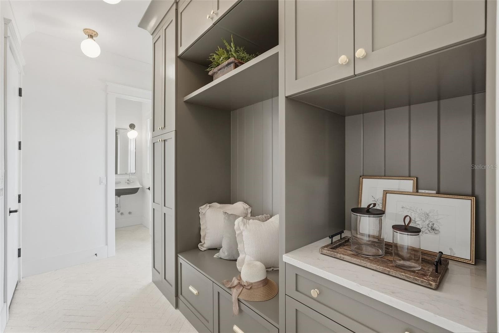 Single Family Residence at 822 SNELL ISLE BLVD NE, ST PETERSBURG, photo 22 of 49