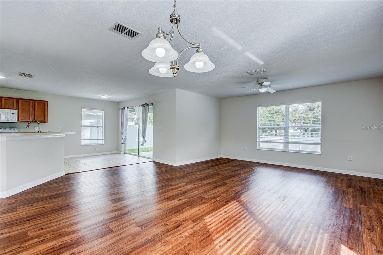 Single Family Residence at 3323 WHITLEY BAY CT, LAND O LAKES, photo 14 of 99