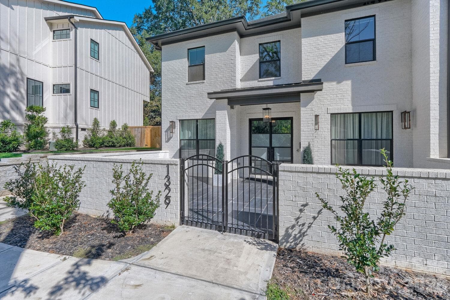 Townhouse at 1329 Bywood Lane, Charlotte, photo 6 of 32