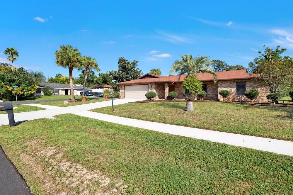 Single Family Residence at 902 VICKSBURG STREET ST, DELTONA, photo 3 of 34