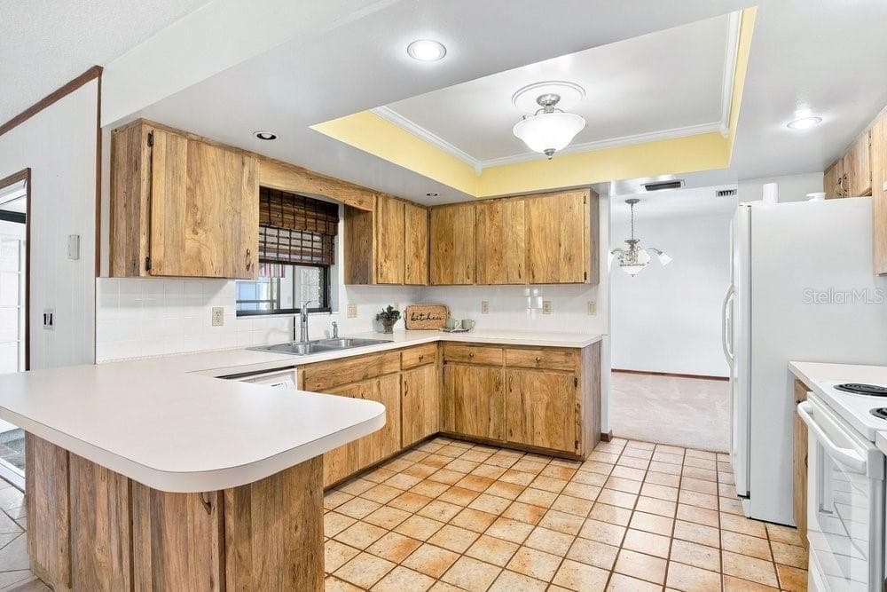 Kitchen - 902 VICKSBURG STREET ST, DELTONA