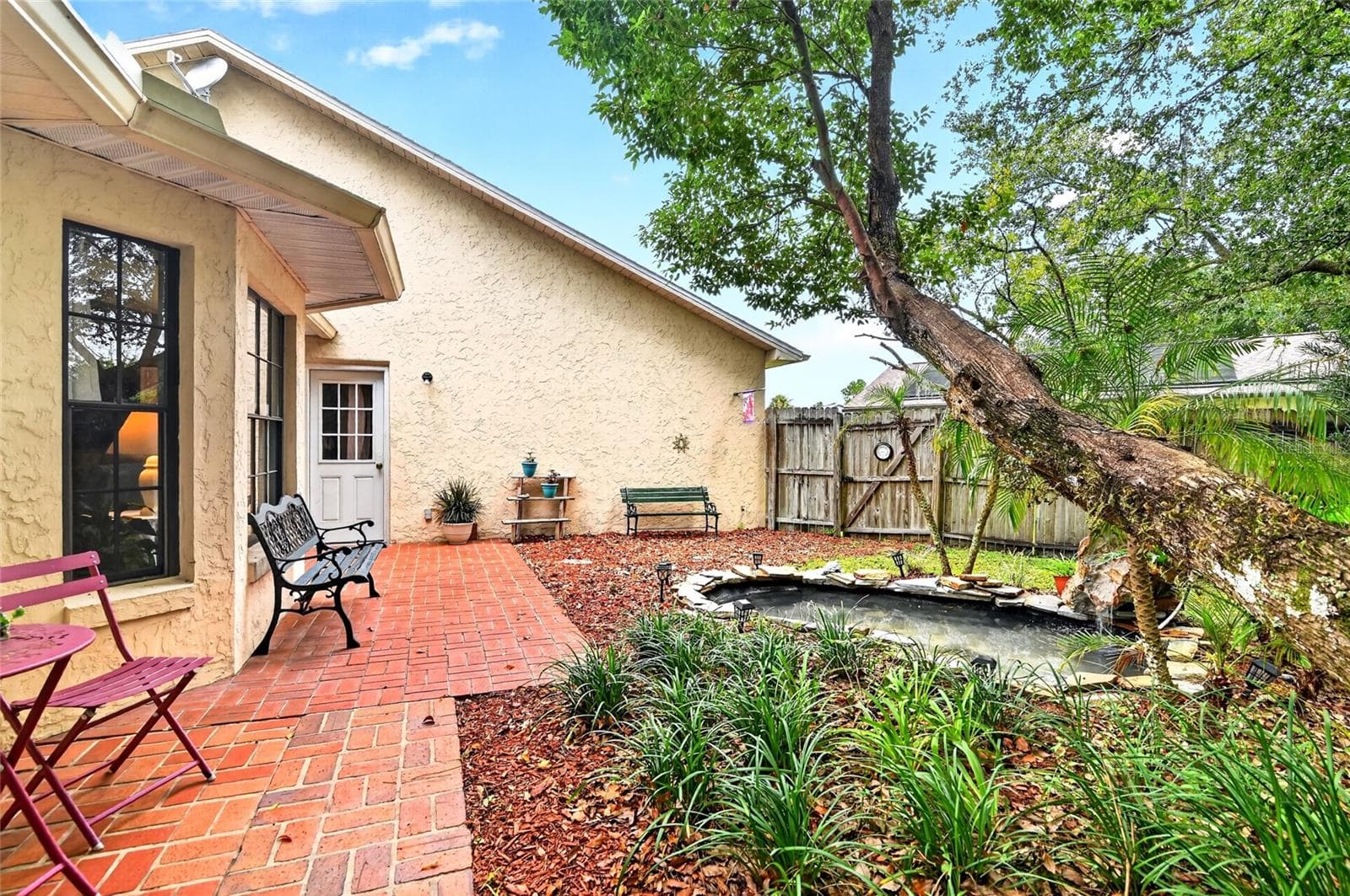Side Yard - 3545 BRISTLECONE CT, KISSIMMEE