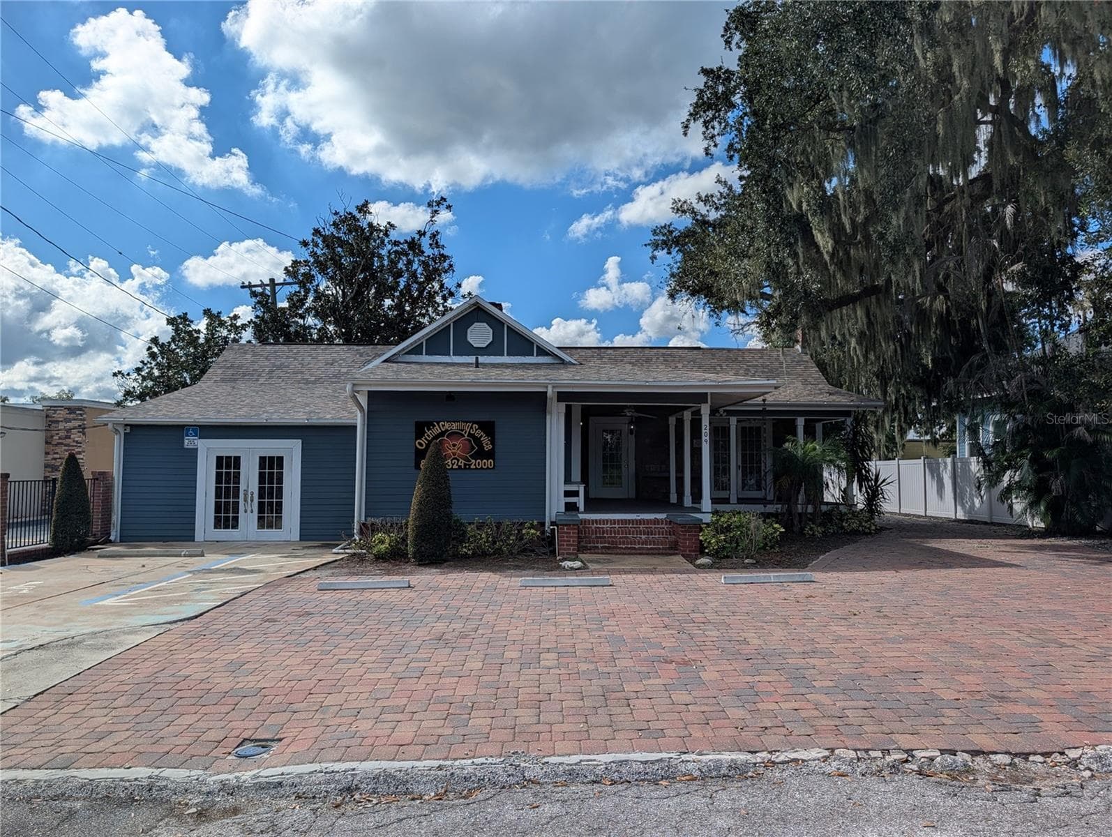 209 E BADCOCK BLVD