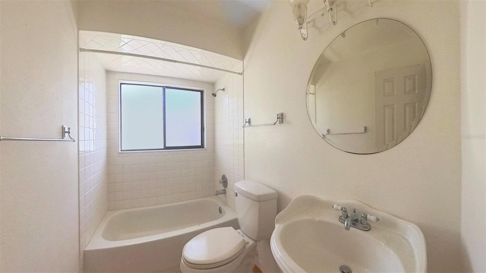 2nd bath - 108 TIPPERARY DR, LAKE MARY
