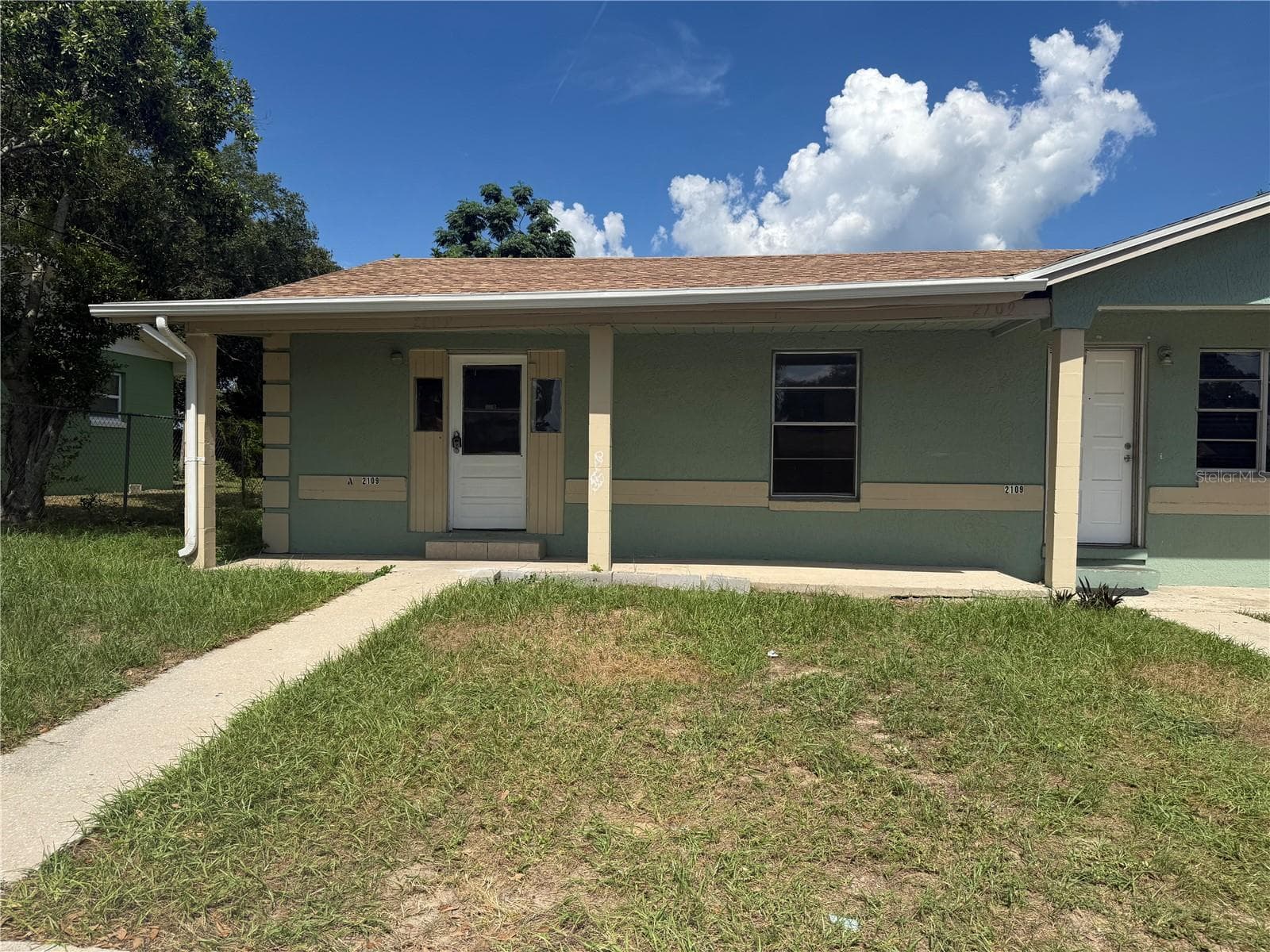 Duplex at 2109 N 13TH ST N, HAINES CITY, photo 2 of 20