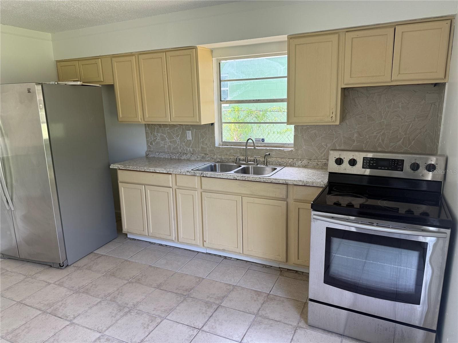 Duplex at 2109 N 13TH ST N, HAINES CITY, photo 4 of 20