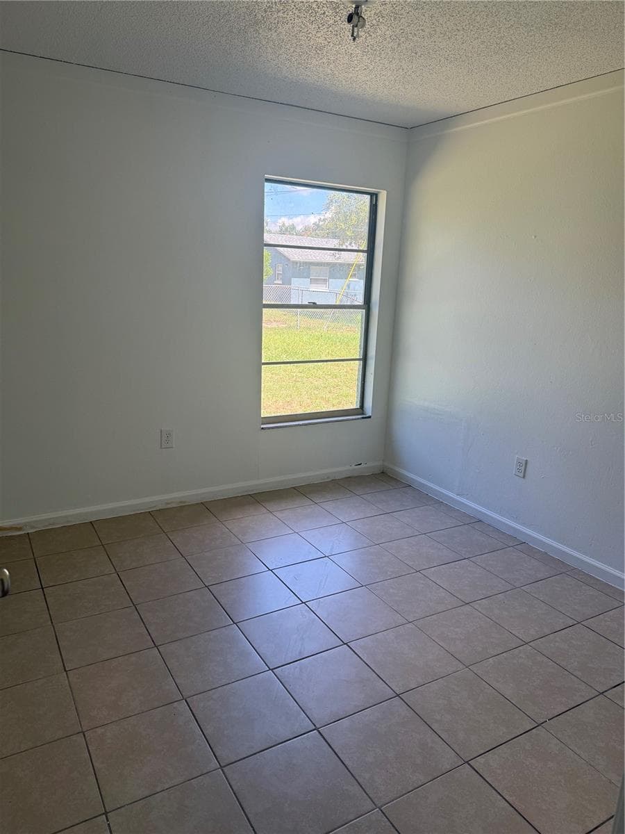 Duplex at 2109 N 13TH ST N, HAINES CITY, photo 7 of 20
