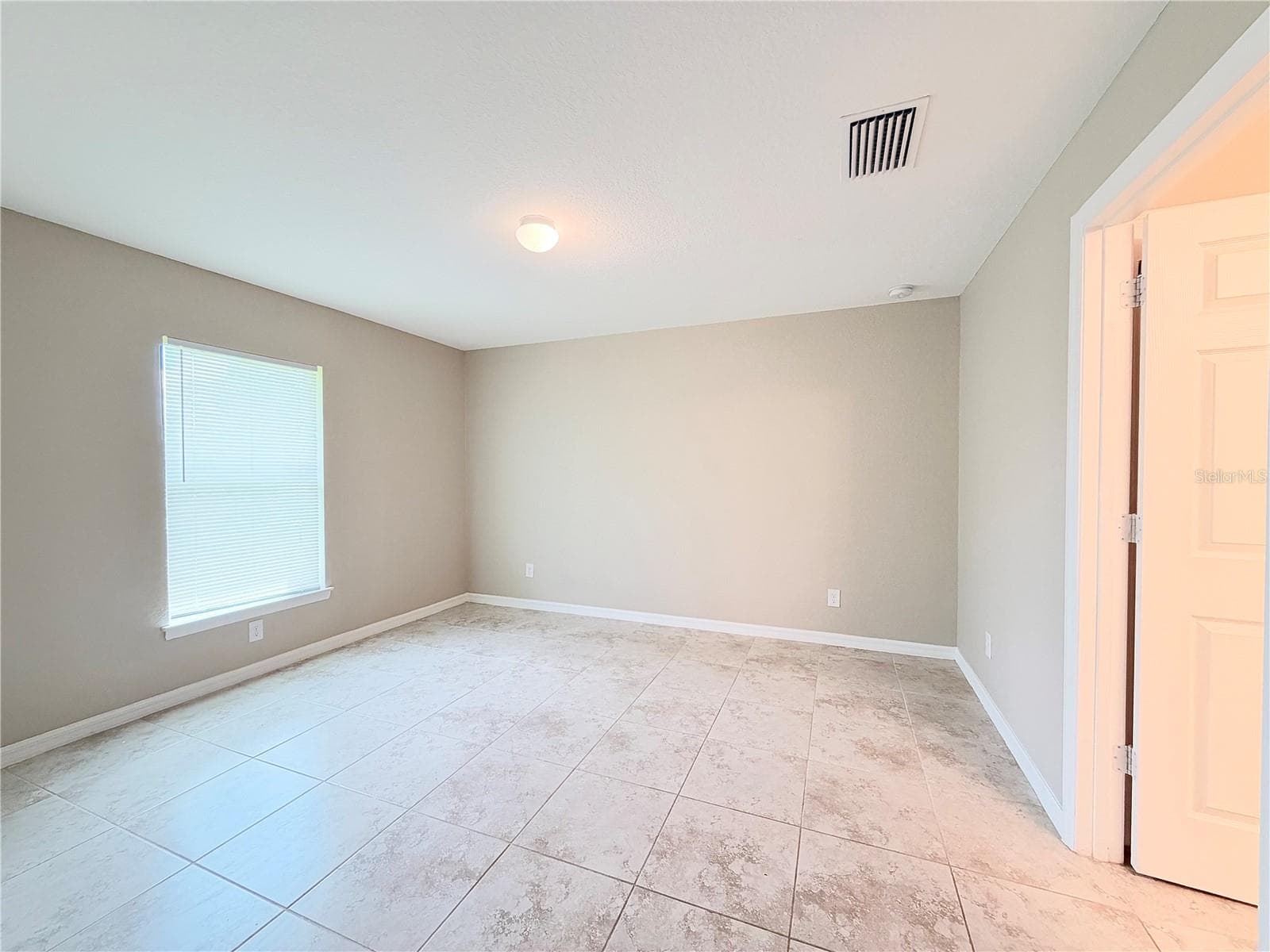 Single Family Residence at 1546 GLENAN RD, NORTH PORT, photo 10 of 17