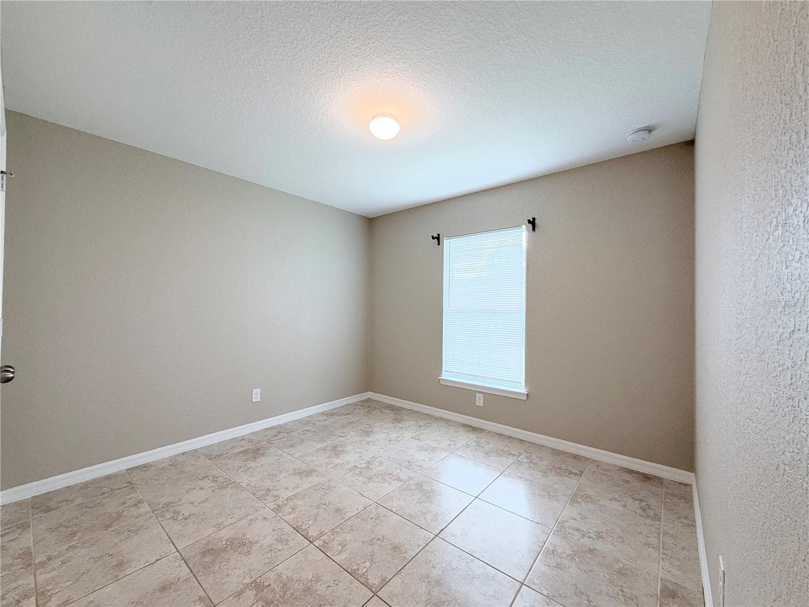 Single Family Residence at 1546 GLENAN RD, NORTH PORT, photo 16 of 17