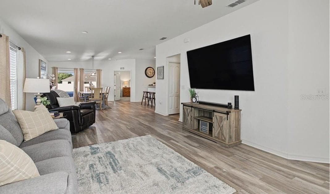 Single Family Residence at 2760 HUDSON ST, LAKELAND, photo 6 of 51