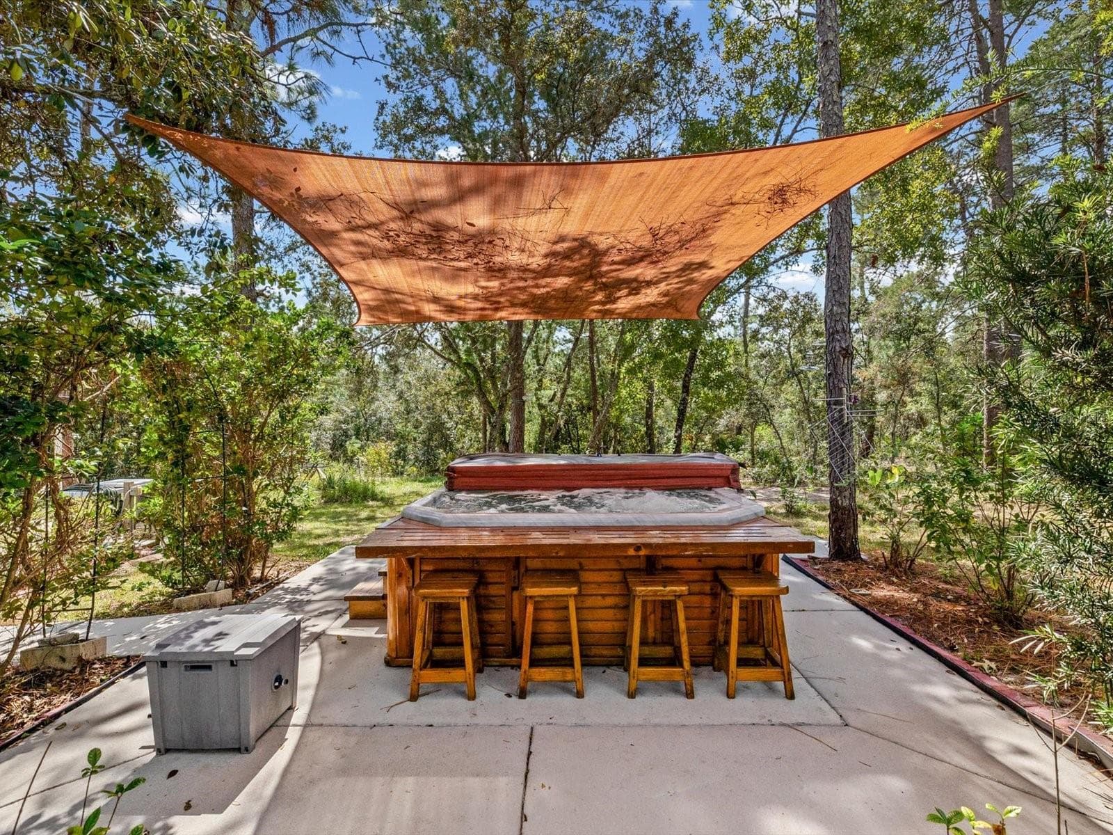 hot tub - 6337 NODOC RD, SPRING HILL