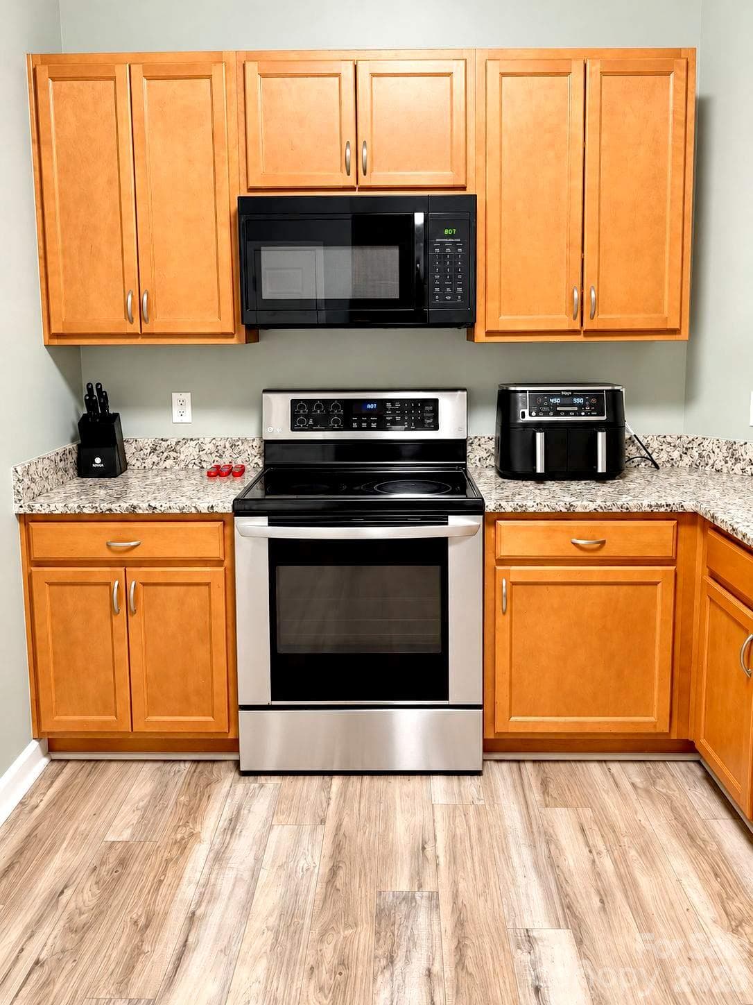 Single Family Residence at 964 Sundance Drive, Gastonia, photo 9 of 23