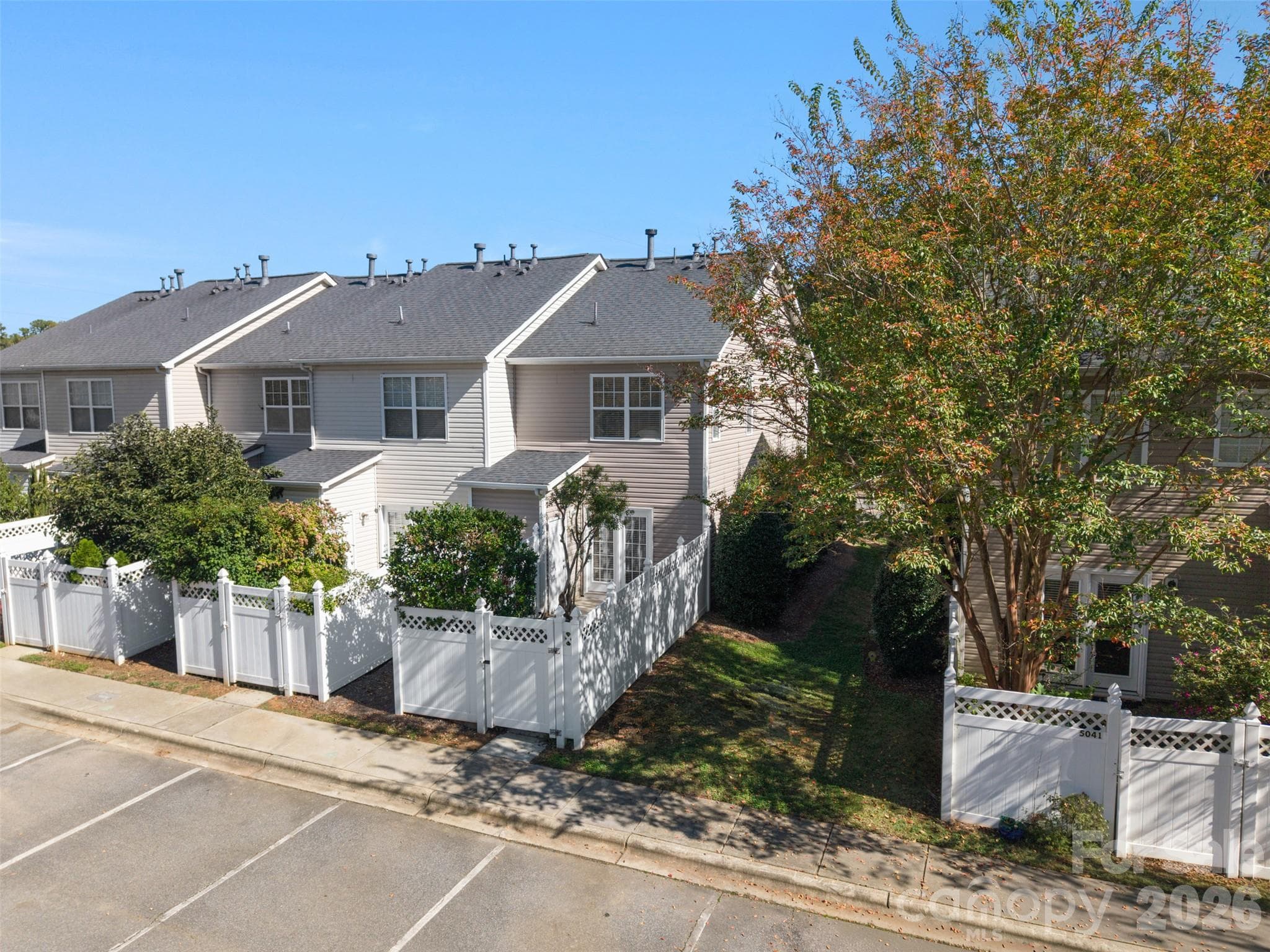 Townhouse at 5045 Prosperity Church Road, Charlotte, photo 32 of 35