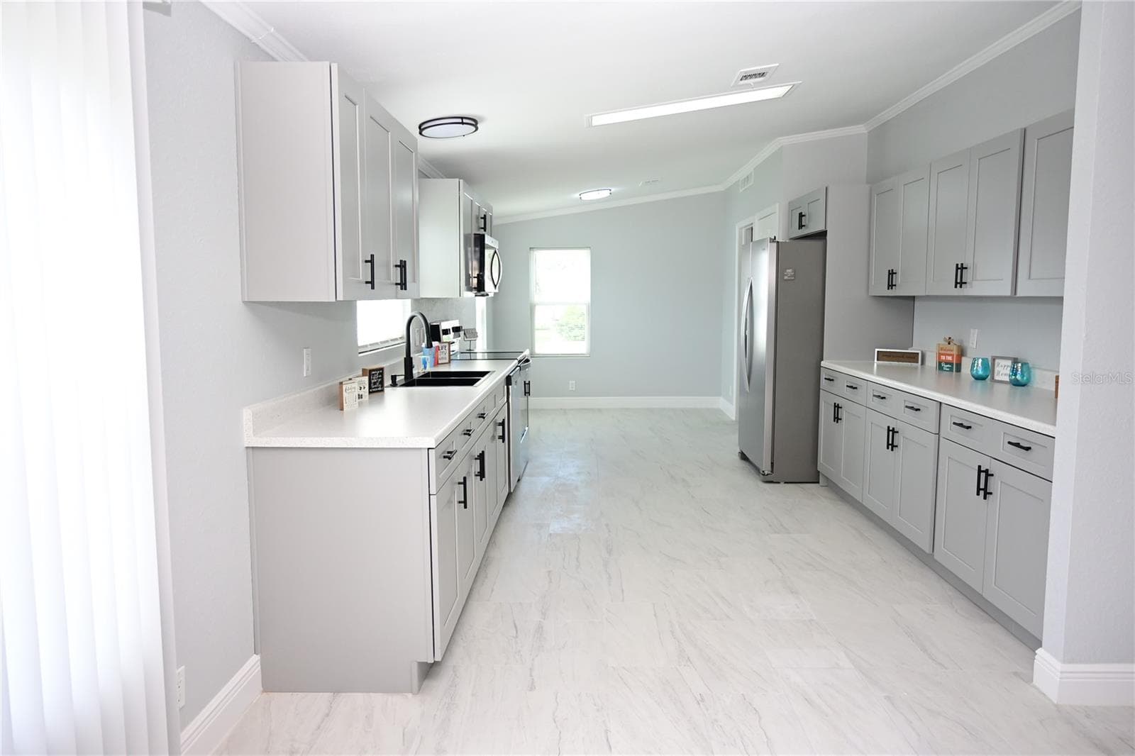 Manufactured Home at 308 EVANDEE CT, KISSIMMEE, photo 7 of 36