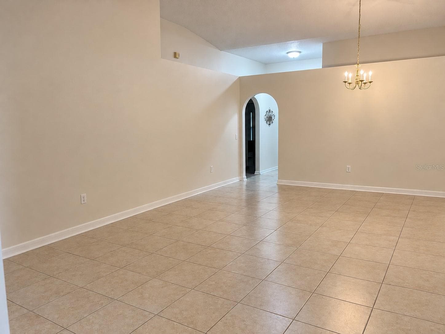 Single Family Residence at 304 MARION OAKS TRL, OCALA, photo 4 of 41