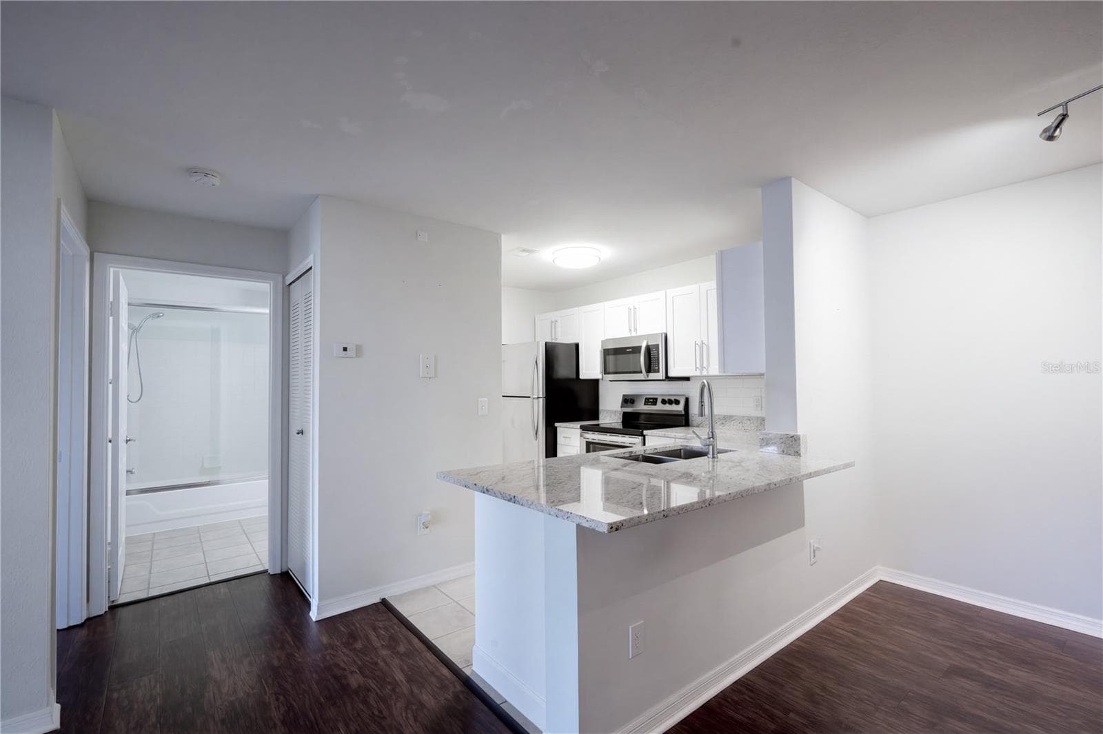 Condominium at 8825 LATREC AVE #6105, ORLANDO, photo 16 of 34