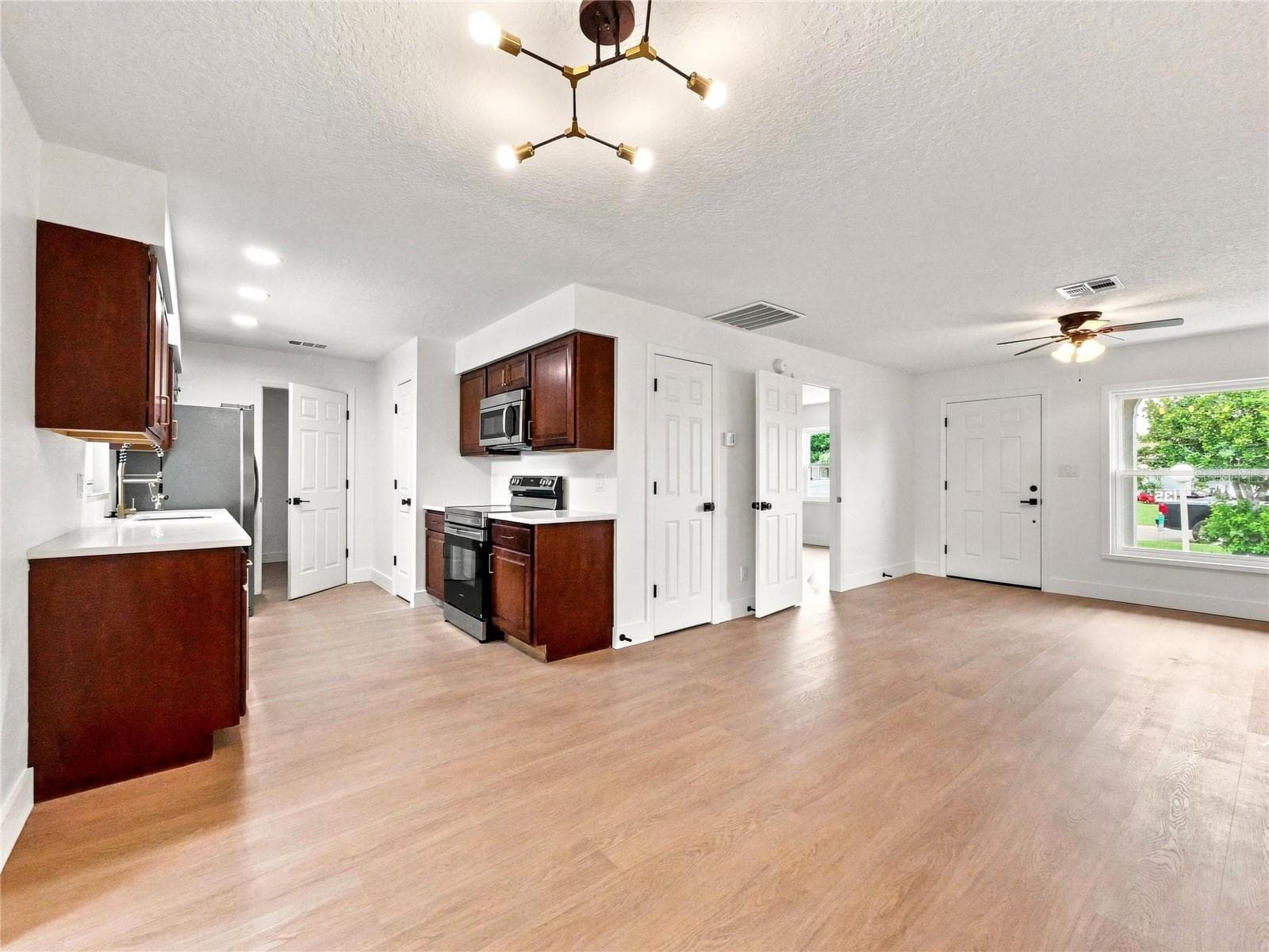 Single Family Residence at 135 IGUALA DR, KISSIMMEE, photo 10 of 35