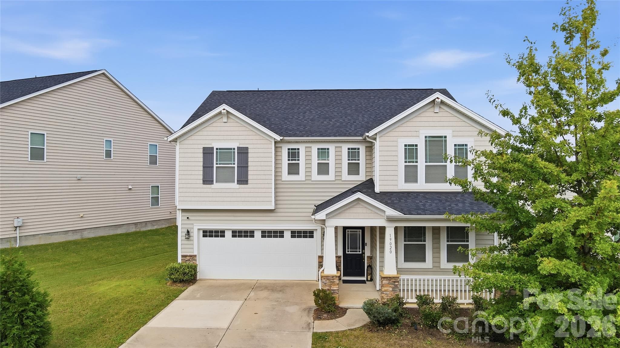 Single Family Residence at 19020 Hawk Haven Lane, Charlotte, photo 2 of 35