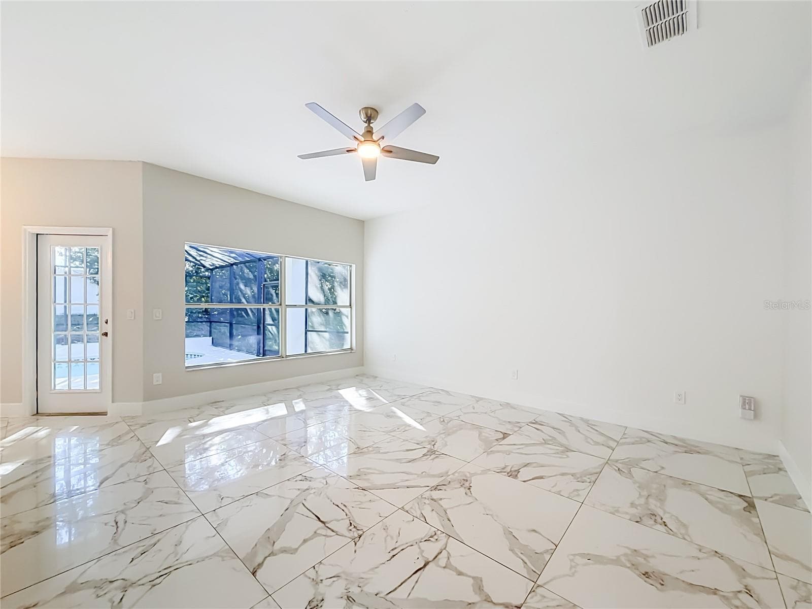 Family room - 4574 AGUILA PL, ORLANDO
