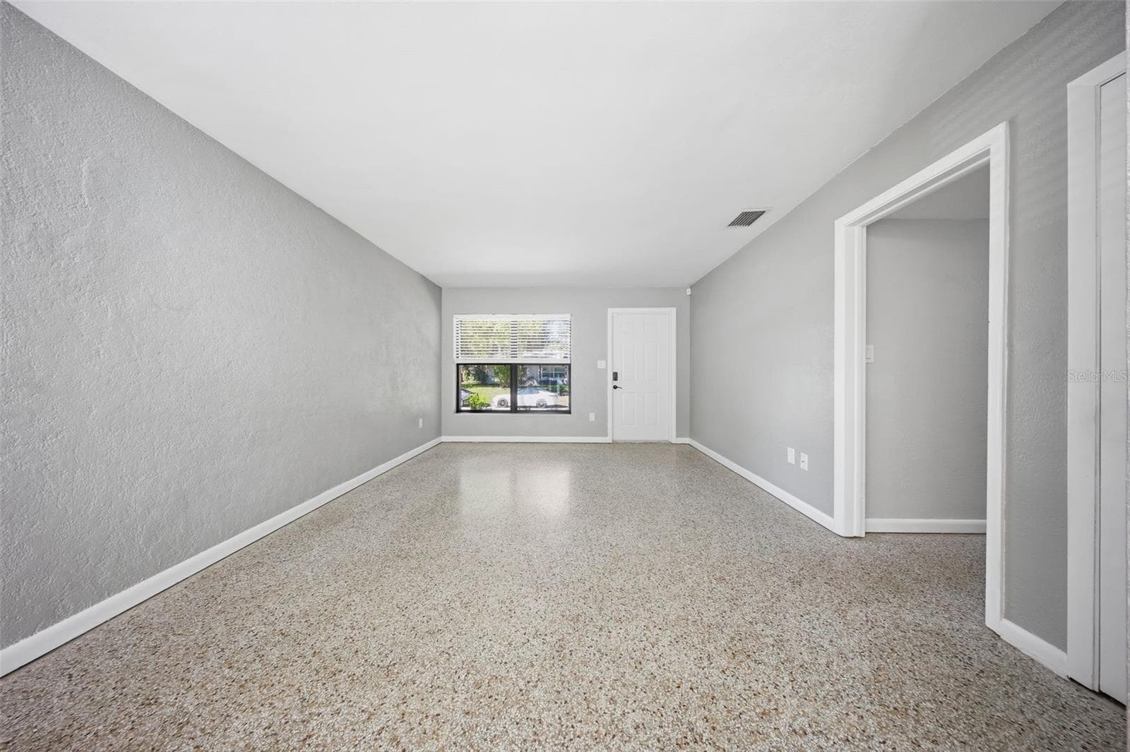 Single Family Residence at 111 E LAUREN CT, FERN PARK, photo 6 of 33