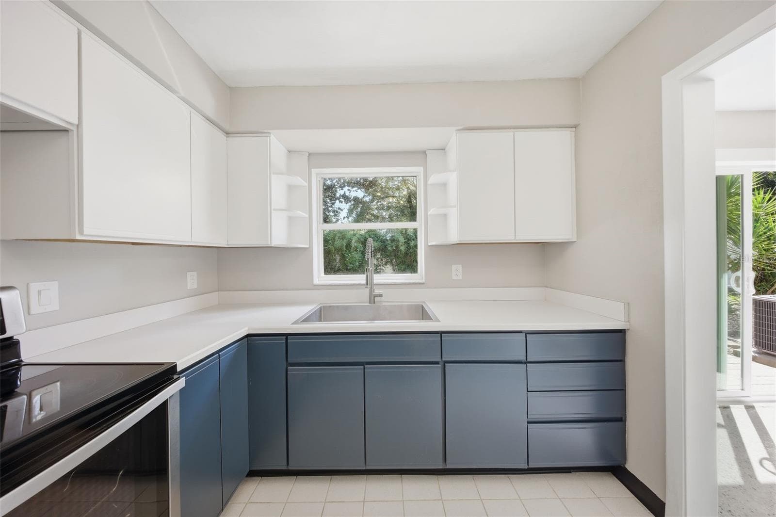 Kitchen - 111 E LAUREN CT, FERN PARK