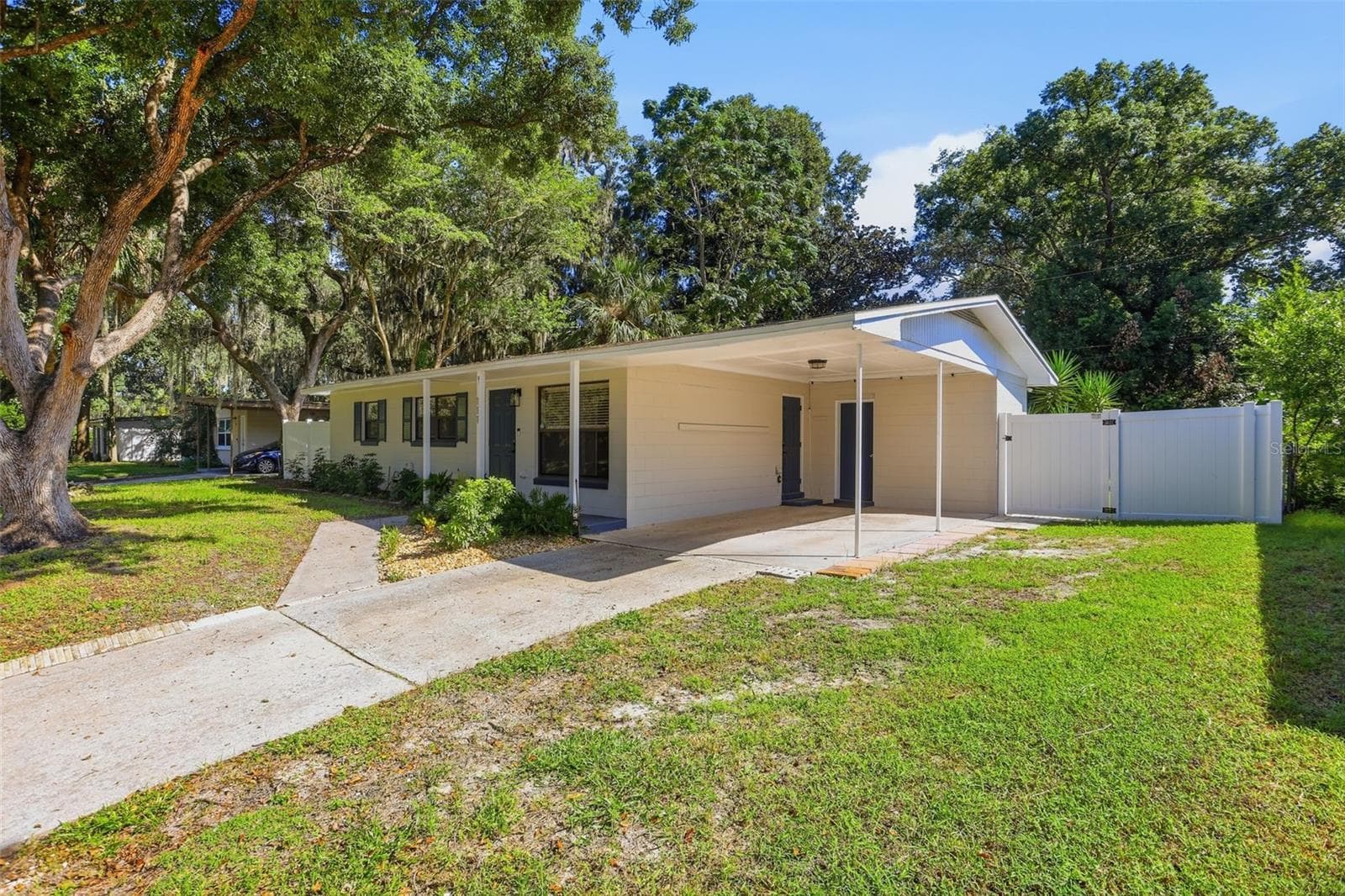 Carport - 111 E LAUREN CT, FERN PARK