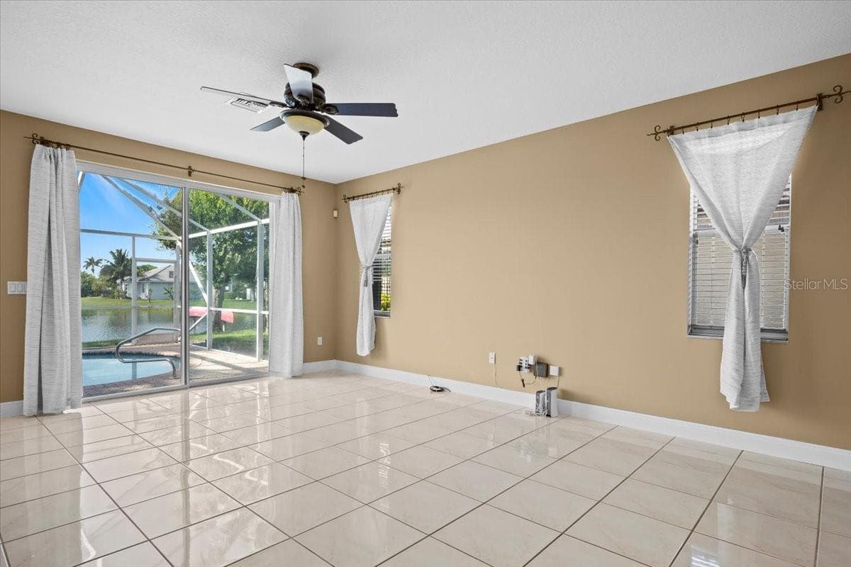 Single Family Residence at 7639 NORTHTREE CLUB DR, LAKE WORTH, photo 19 of 42
