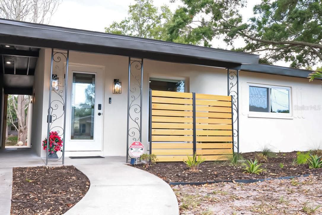 405 MANOR BLVD
