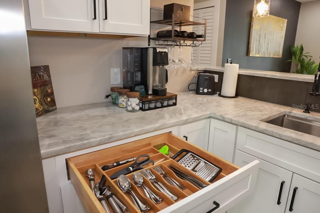 Fully Furnished - 405 MANOR BLVD, PALM HARBOR