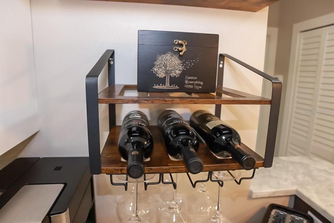 Even Wine! - 405 MANOR BLVD, PALM HARBOR