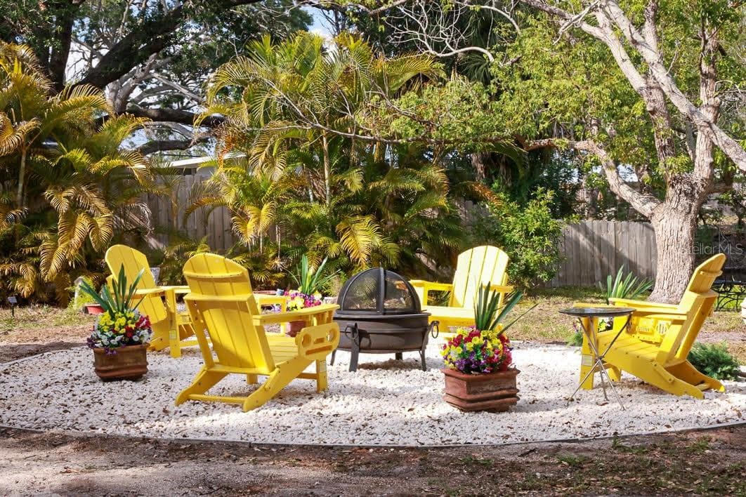 Fire Pit - 405 MANOR BLVD, PALM HARBOR