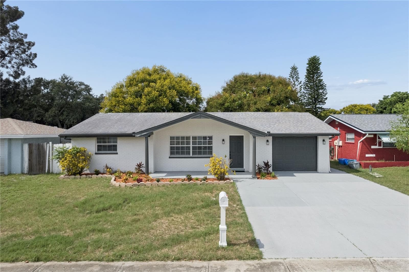 Single Family Residence at 8811 LIDO LN, PORT RICHEY, photo 2 of 31