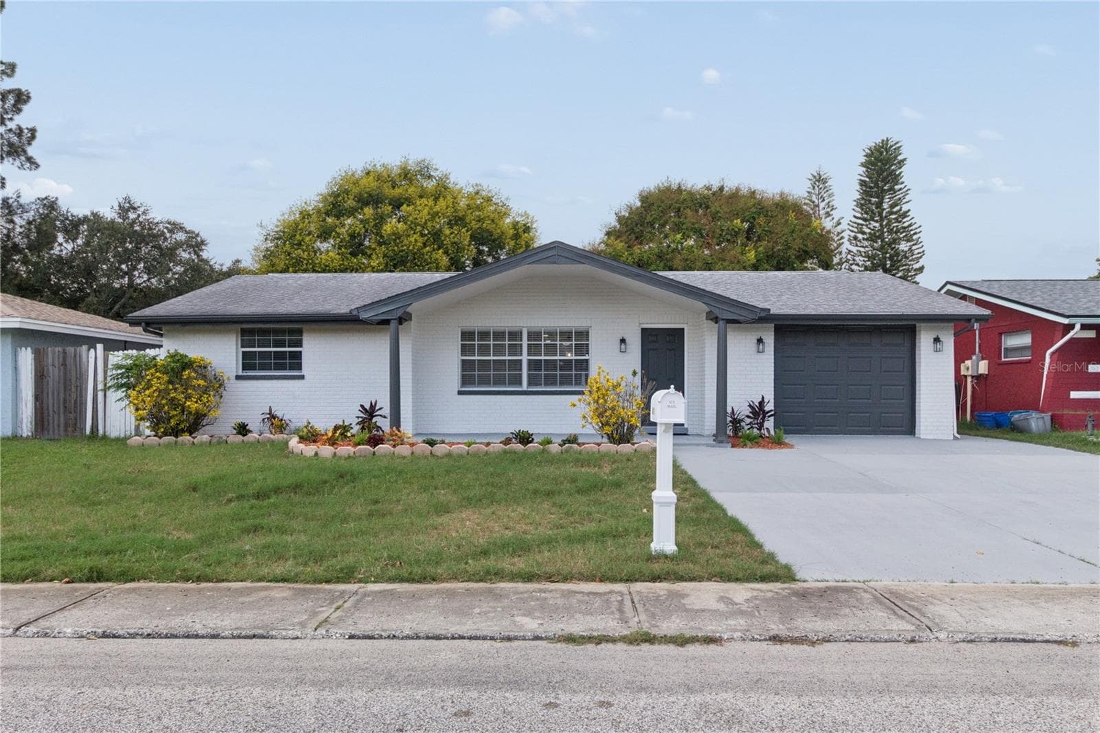 Single Family Residence at 8811 LIDO LN, PORT RICHEY, photo 3 of 31