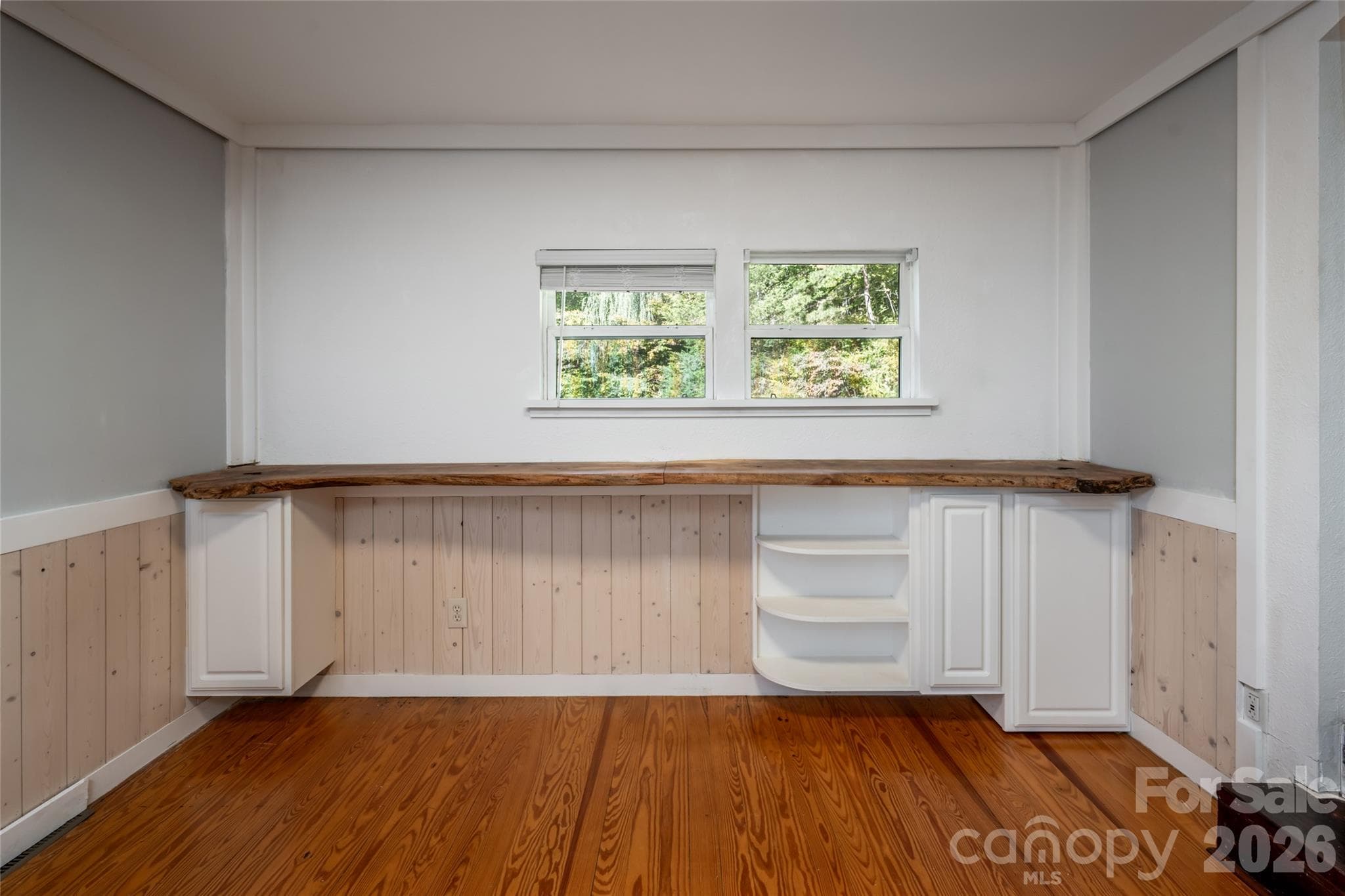 Open space for additional dining - 89 Sayles Town Road, Fairview